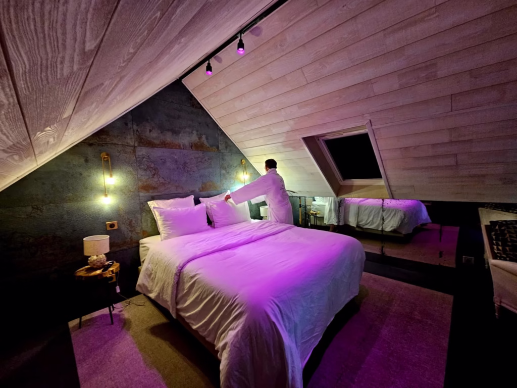 La suite Ananda Duplex, love room insolite à Carnac