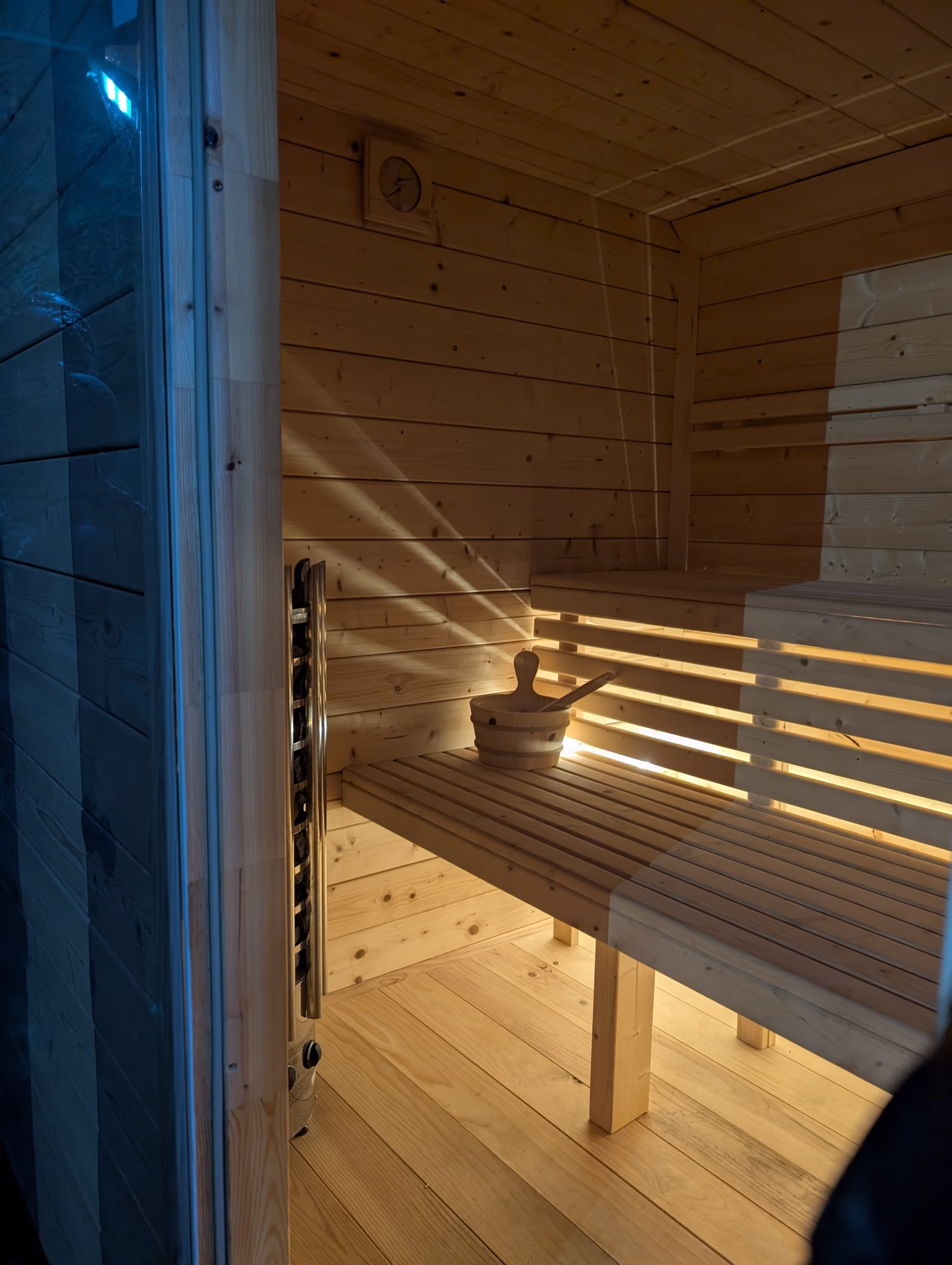 sauna privatif de la suite Nirvana en Bretagne Sud