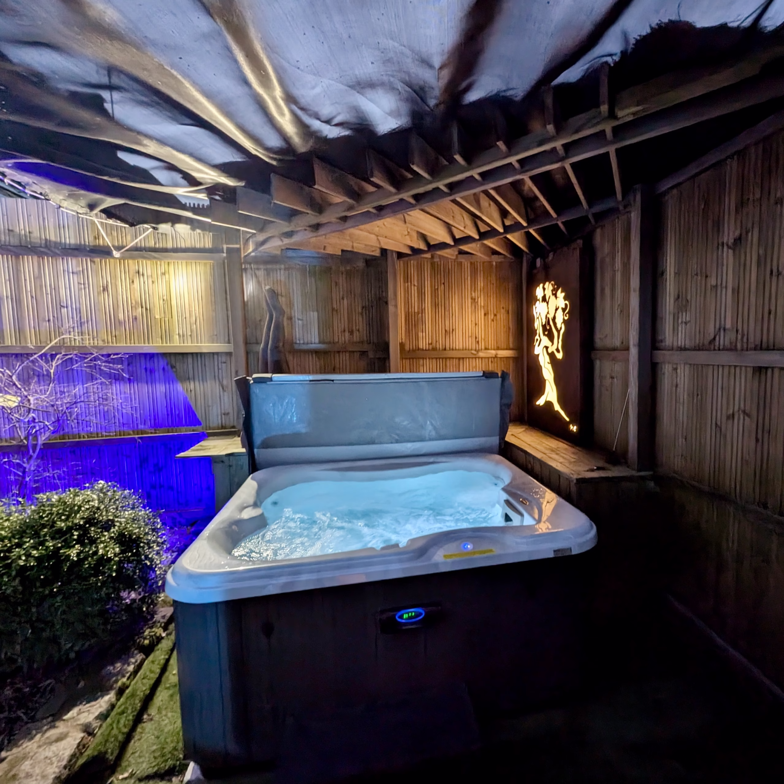 jacuzzi privatif et ambiance zen dans une suite en Bretagne Sud